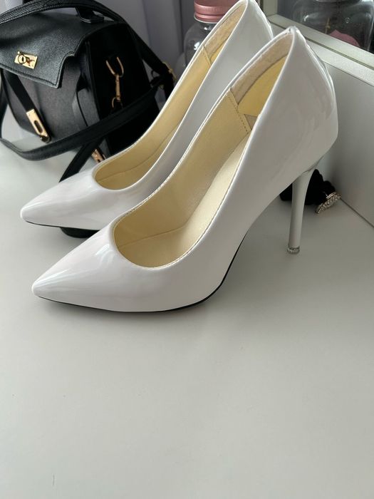 Продам новые туфли