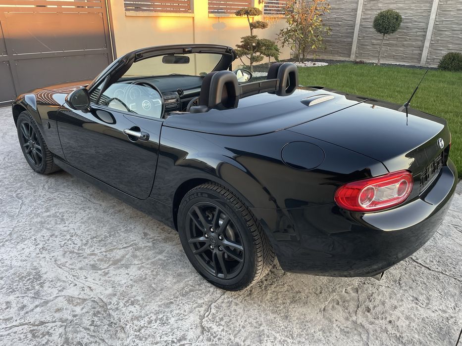 Mazda Mx-5 Miata model NC hardtop-electric