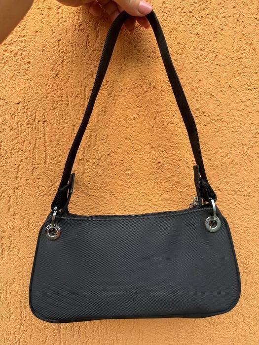 LACOSTE poseta / gentuta neagra , material impermeabil , marime 26x13 cm