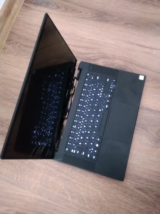 Laptop gaming Razer Blade 15 (2020- RZ09-0328) - vedeti bine anuntul