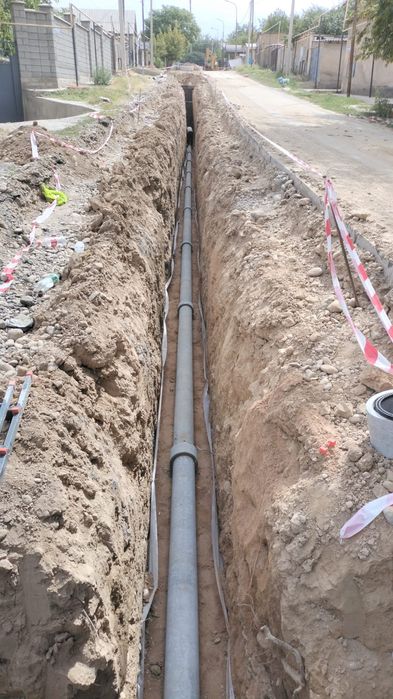 Выпоняем работы по прокладке водорода и канализации