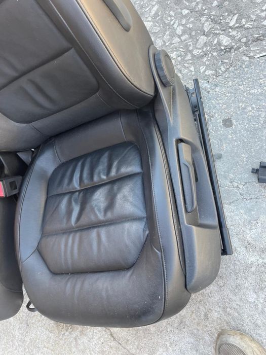 Предни седалки Кожен салон Passat b7 подлакътник подгрев ном921