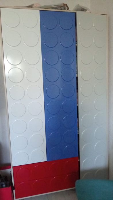 Детский кроват и шкаф