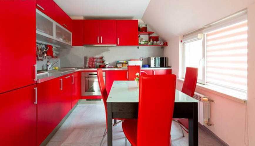 Дава се под наем Тристаен апартамент в София, Борово - 100 кв.м за 499 € - Снимка #1