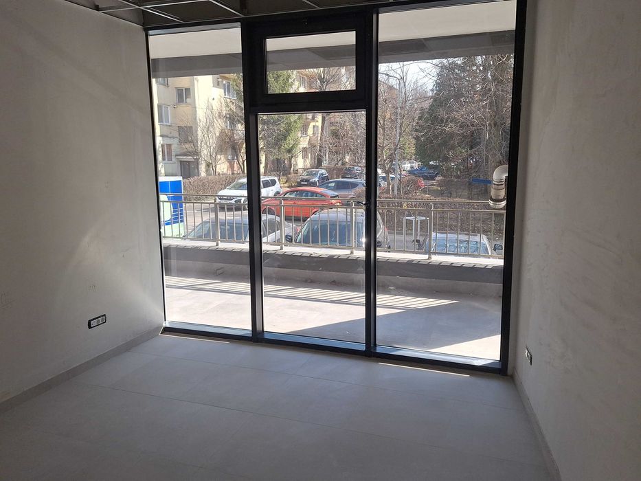 Inchiriez DOUA SPATII COMERCIALE, alaturate, de 173 mp utili , fiecare