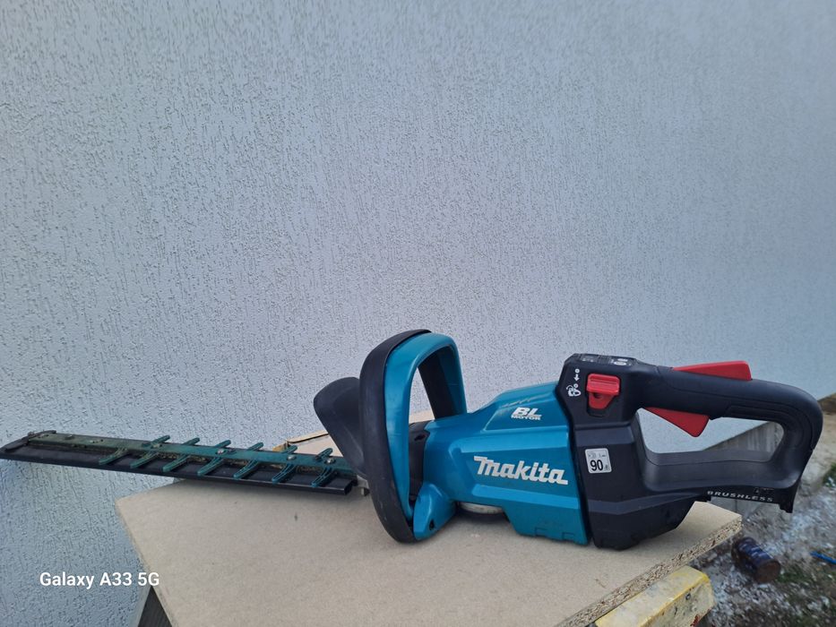 Vând foarfecă makita