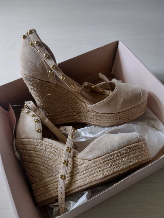 Нови дамски еспадрили DEE ZEE