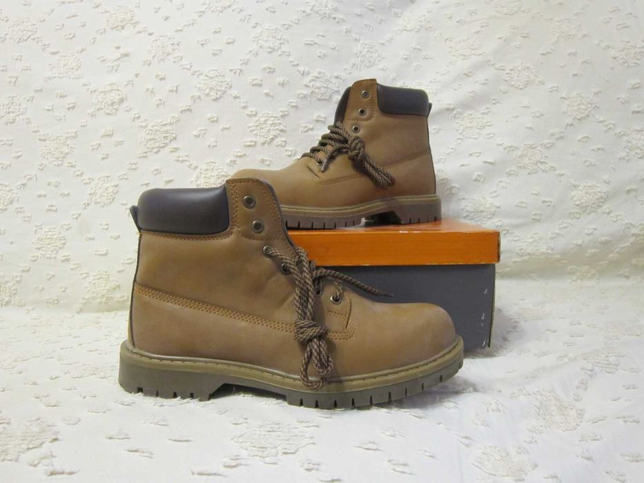 Обувки №39 Нови MEMPHIS ONE