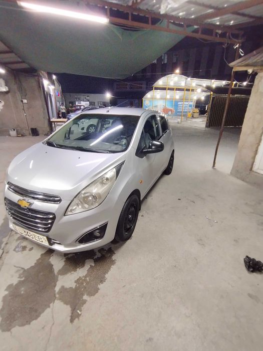 Spark 2012 prabeg 340min srochna sotiladi 4900