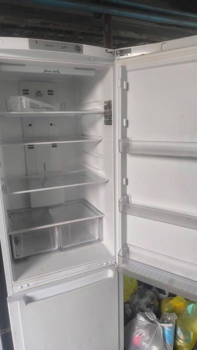 Продам холодильник Аристон