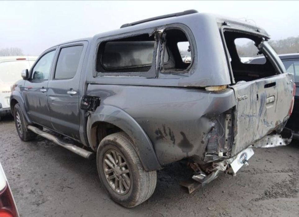 Dezmembrez Toyota Hilux Invincible 3.0 Manuala 2012-2016
