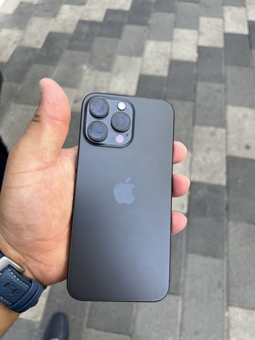 Iphone 15 pro max qora