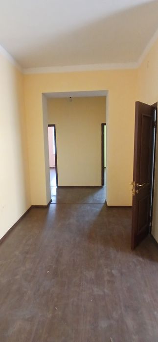 Namunali Katej sotiladi 6 sotix yeri bor  2017 yil qurilgan