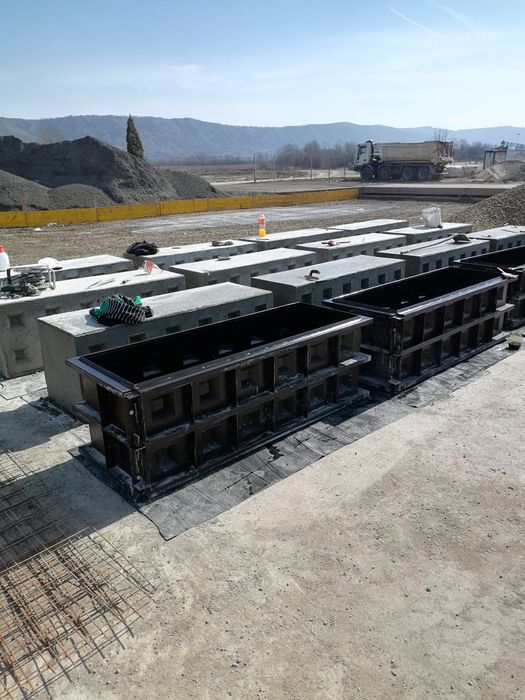 Matrițe,cofraje- blocuri beton lego(nu necesita clesti pentru mutat)