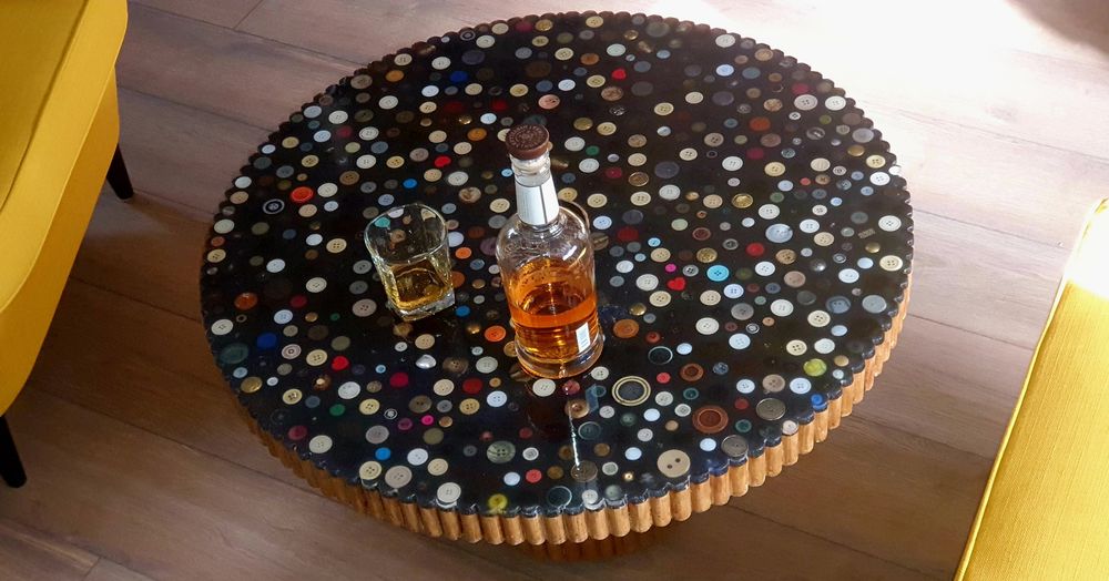 Холна маса с епоксидна смола