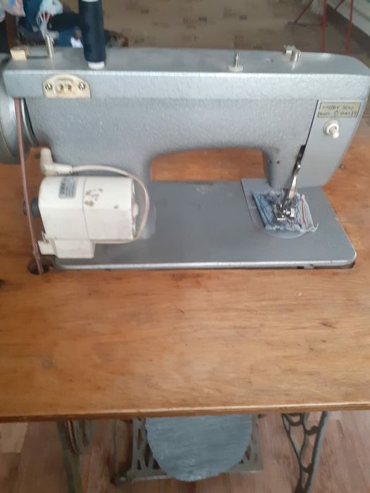Швейная машина машинка