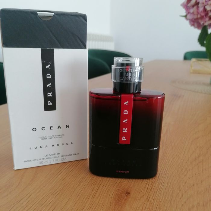 Prada luna rossa