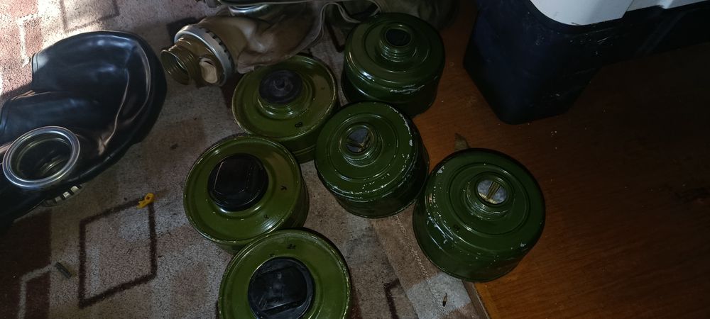 Продам 3 противагаза с крышкой по 1500тг за 1  без крышки за 500тг 1шт