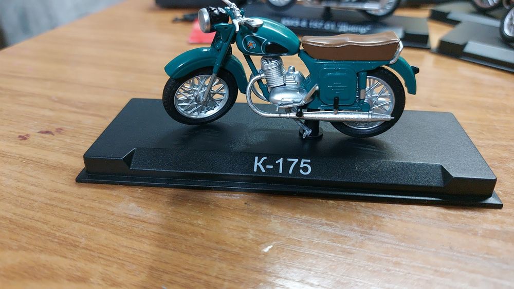 Продам коллекционные модели мотоциклов.