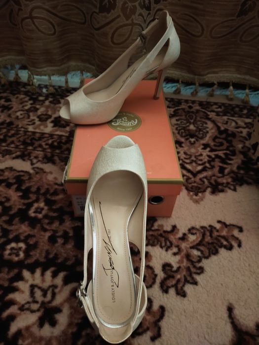 Женские туфли, босоножки