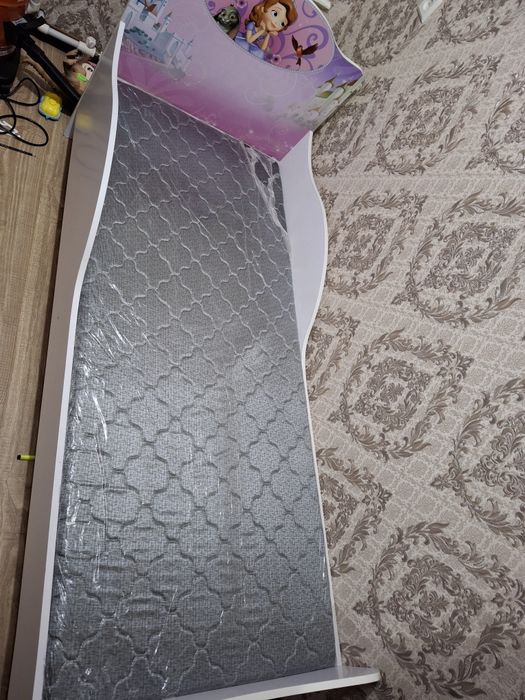 Detski kravat shkaf bilan joy yoqli uchun sotilvotti