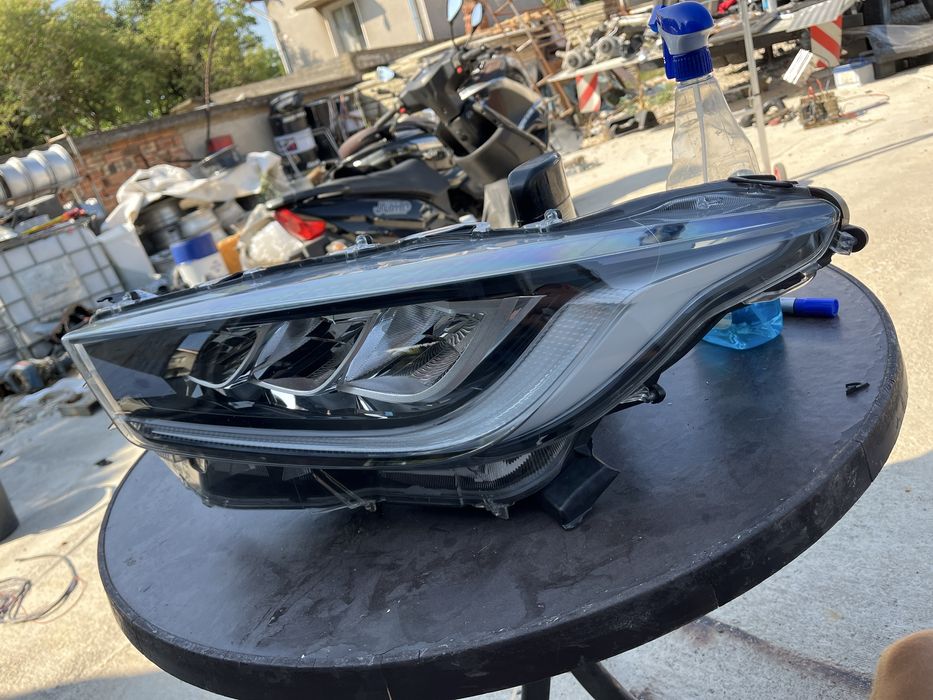 Ляв фар Toyota YARIS