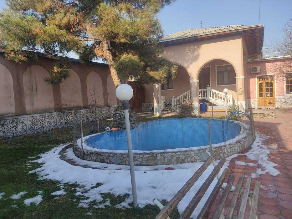 16 сотих Тузел метро олдида