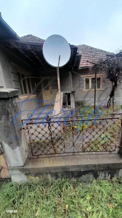 Casa individuala 3 camere 60 mp,2000 mp teren zona zimbor