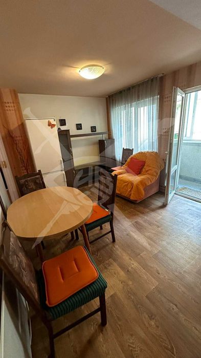 Дава се под наем Двустаен апартамент в Варна, ЖП Гара - 60 кв.м за 350 € - Снимка #1