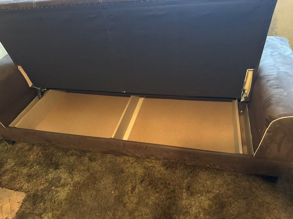 Разтегателен диван