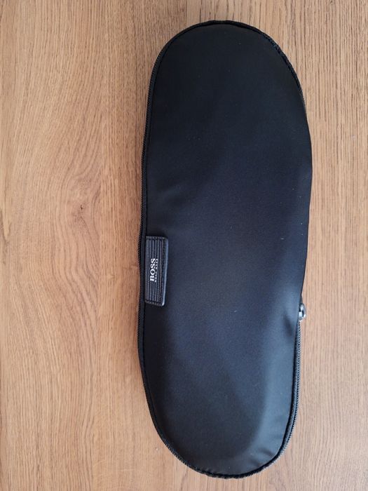 Papuci de casa de la Hugo Boss, piele naturala fina, produs nou, M 43.