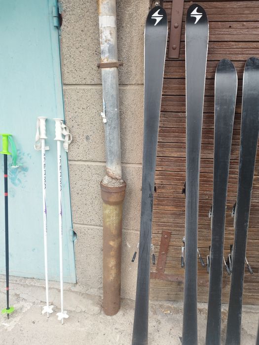 2 чифта ски и  ски обувки всичко за 100лв