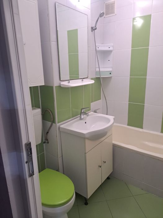 Închiriez garsonieră