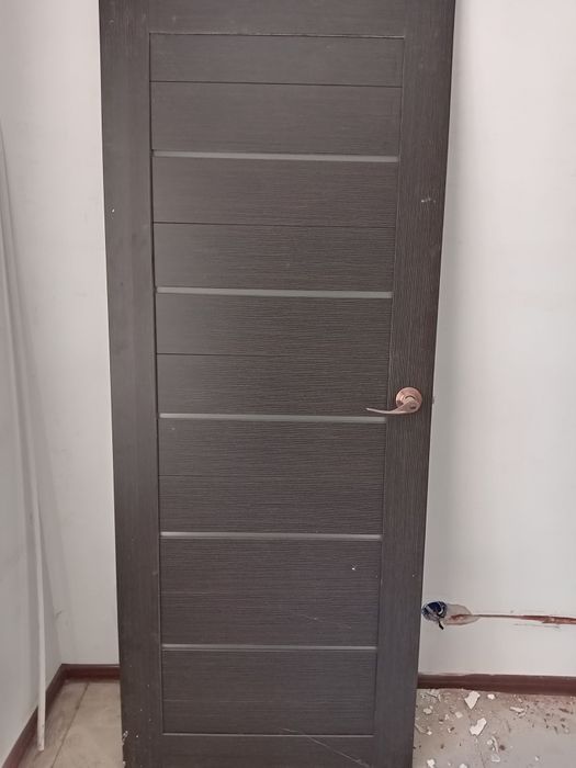 Продам межкомнатную дверь