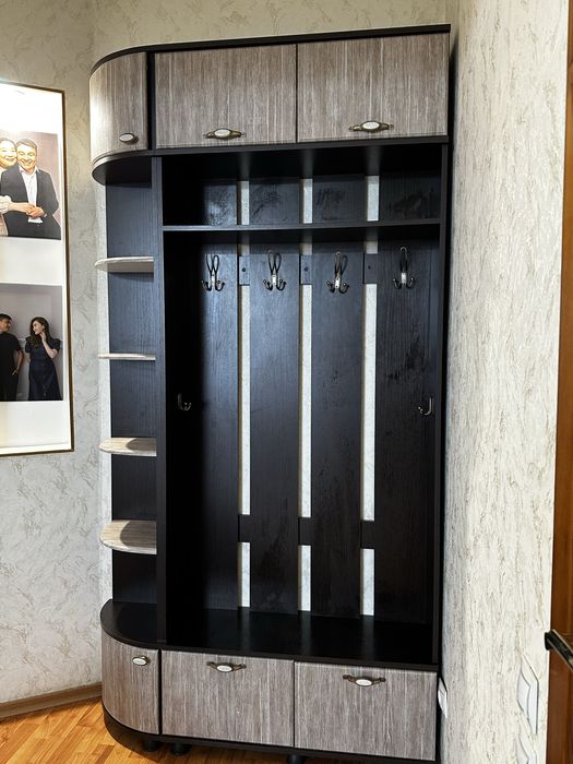 Гостевая вешалка прихожая