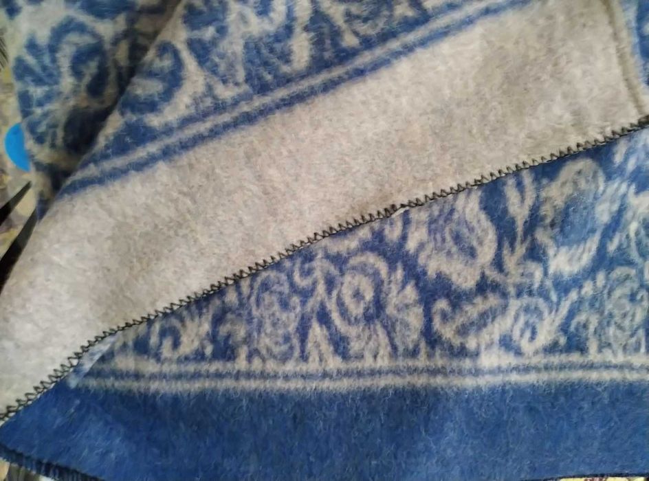 Продавам нови родопски одеяла 100% вълна и ръчно плетена пелена