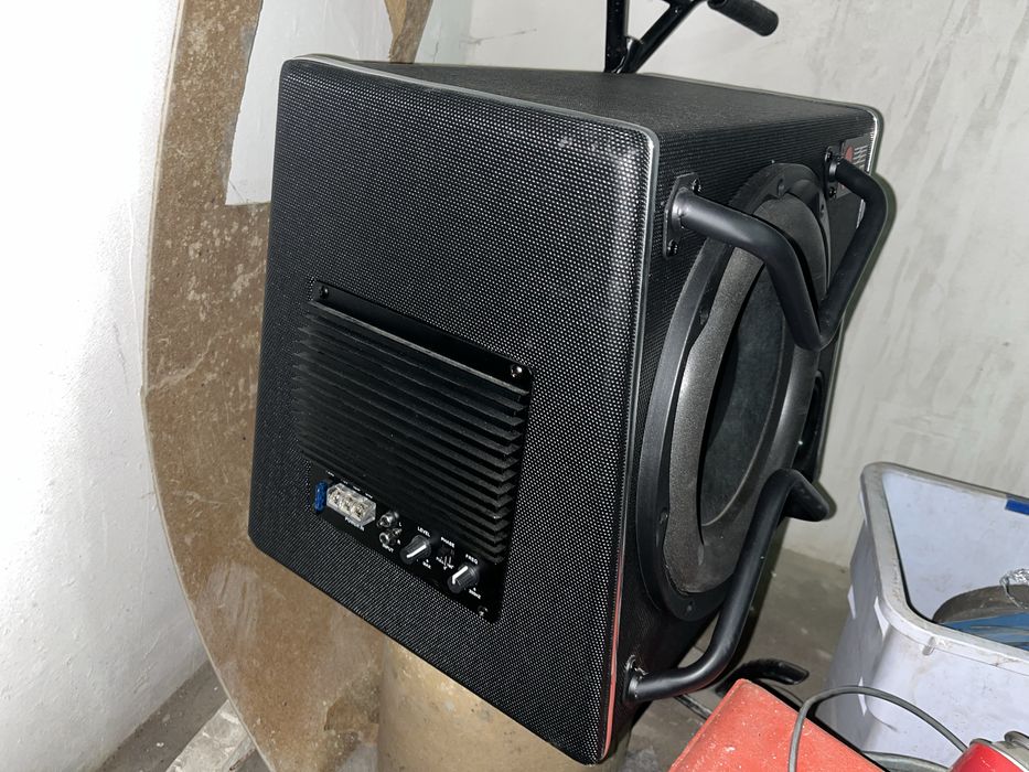 Продам сабвуфер.