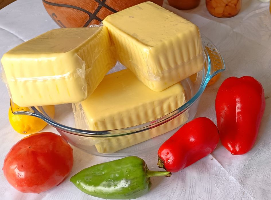 Домашно краве сирене и кашкавал