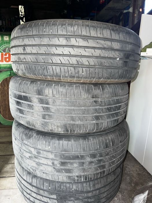 Продам комплект резины