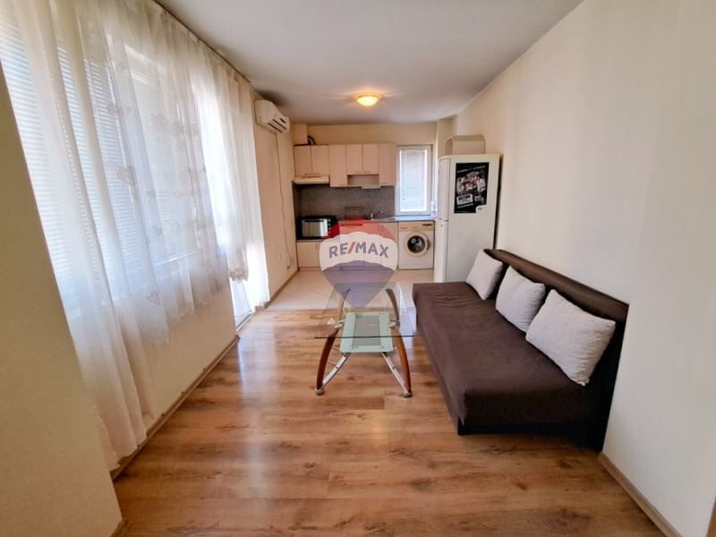 Дава се под наем Двустаен апартамент в Варна, Колхозен пазар - 53 кв.м за 280.5 € - Снимка #3