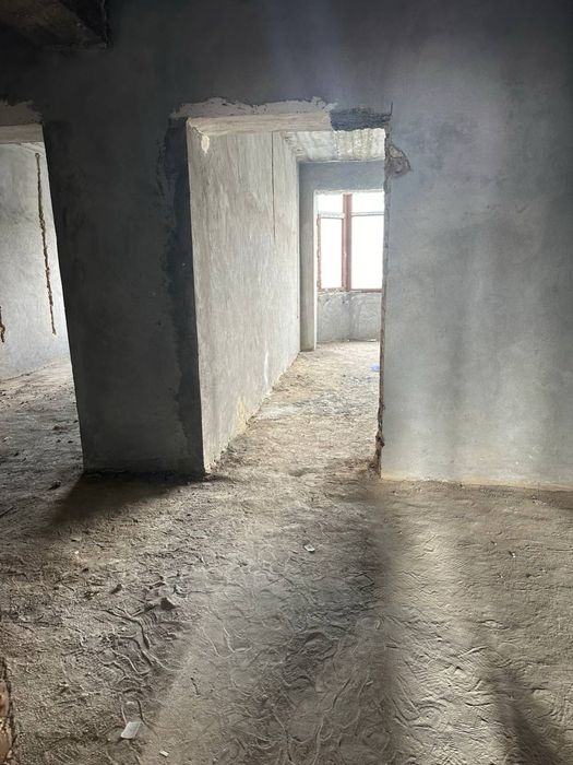 Новостройка , коробка  124 м2 в микрорайоне ориентир Арка
