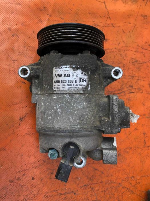 Compresor clima VW Passat B7 1.6 tdi 5N0820803E