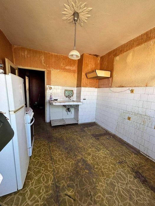 Продава се Четиристаен апартамент в Стара Загора, Център - 81 кв.м за 1087 €/кв.м - Снимка #2