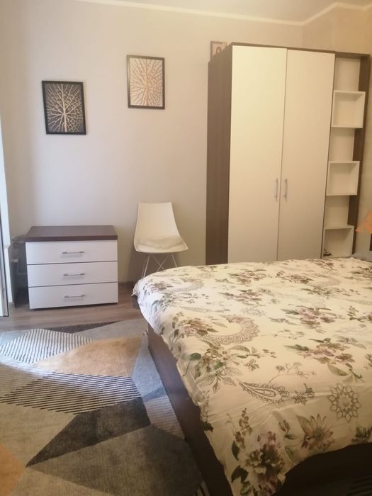 Inchiriez studiu 44mp