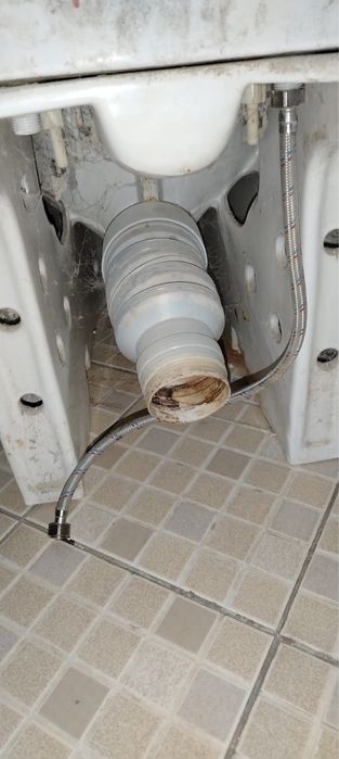 Продам унитаз в хорошем состоянии