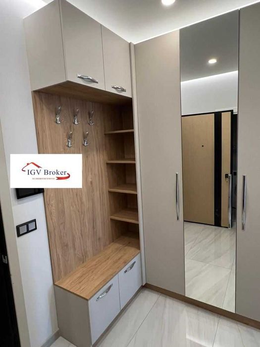 Тристаен апартамент в Кръстова вада