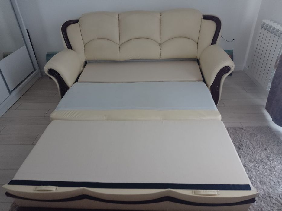 Canapea 3 locuri extensibila