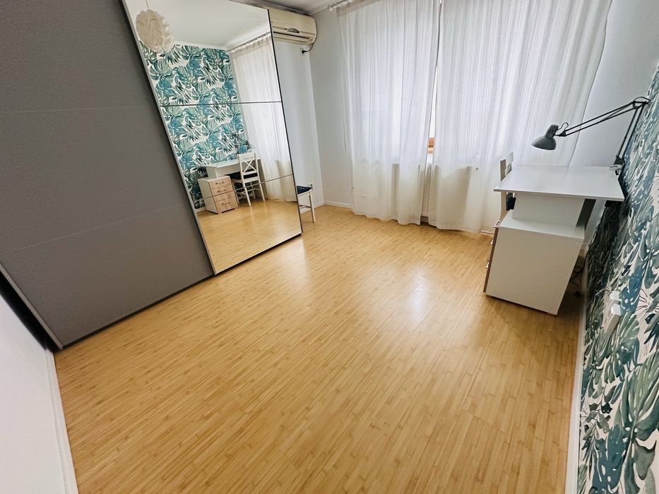 Propietar vand apartament 3 camere , 70 mp zona Vasile Aron