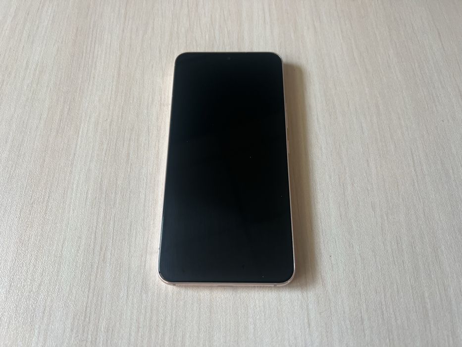 Продавам Samsung Galaxy S22 5G 256/8GB