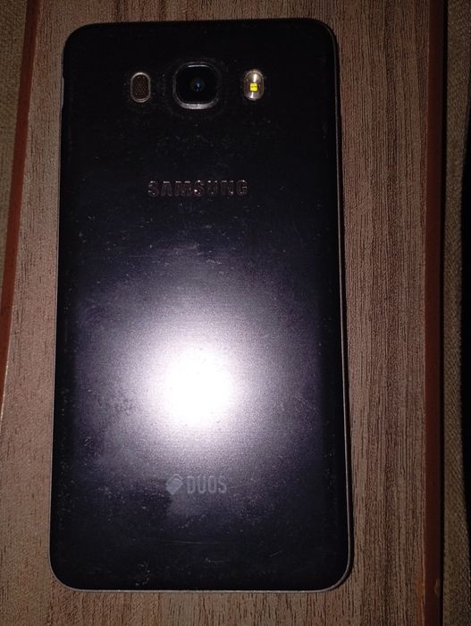 Samsung galaxy j7 (2016)